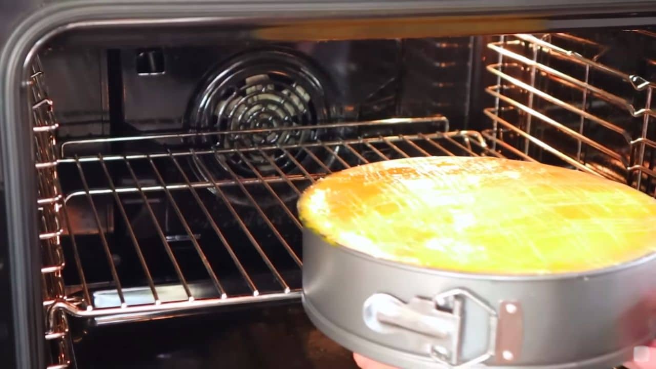 Levando a Torta ao Forno