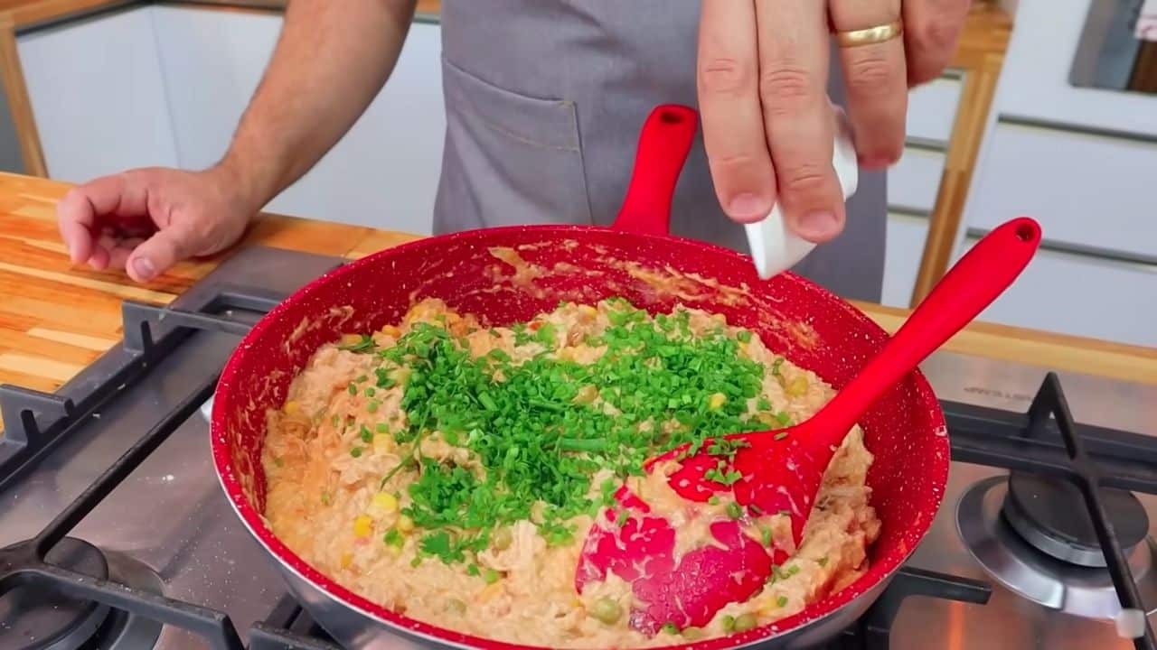 Temperando o Frango Desfiado