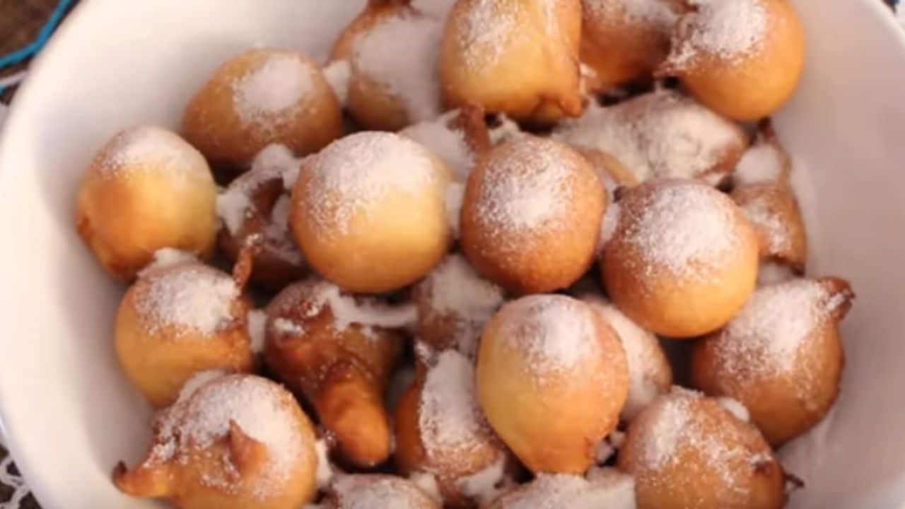 bolinho de chuva tradicional