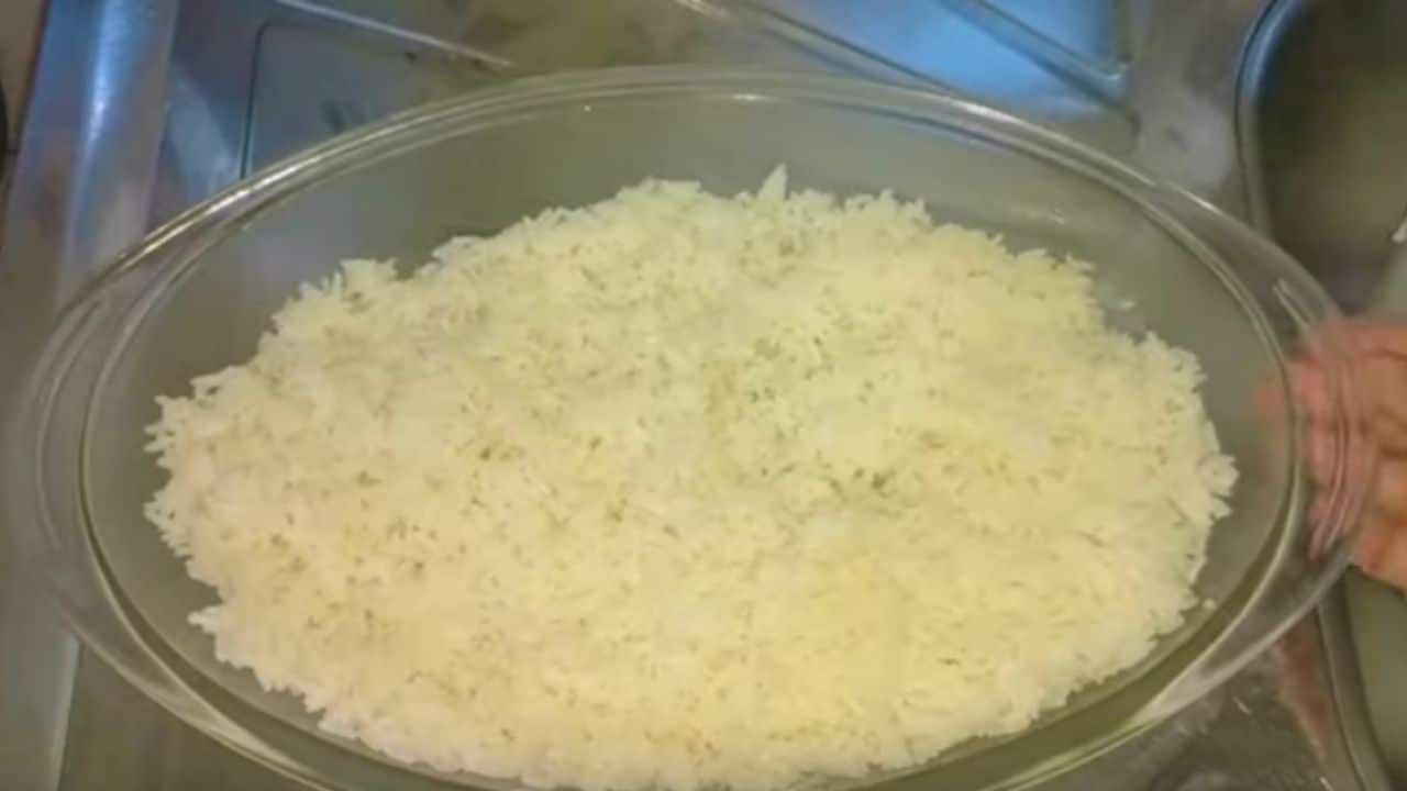 Como fazer arroz no micro-ondas
