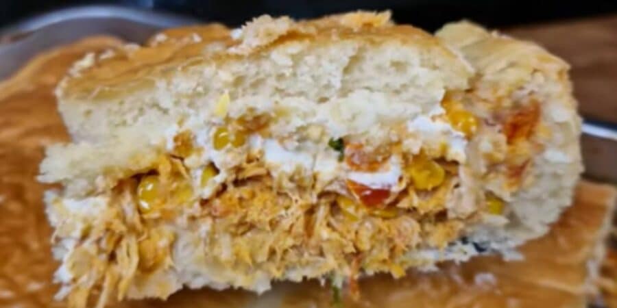 Torta de Frango com Requeijão