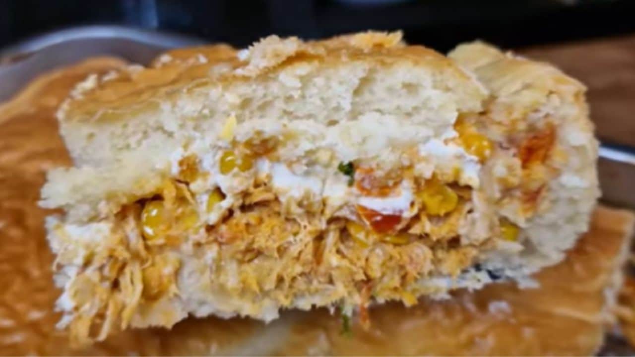 Torta de Frango com Requeijão