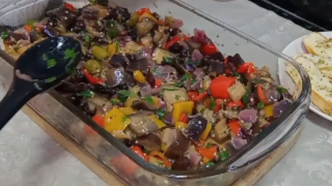 Ajuste final de temperos e ervas frescas