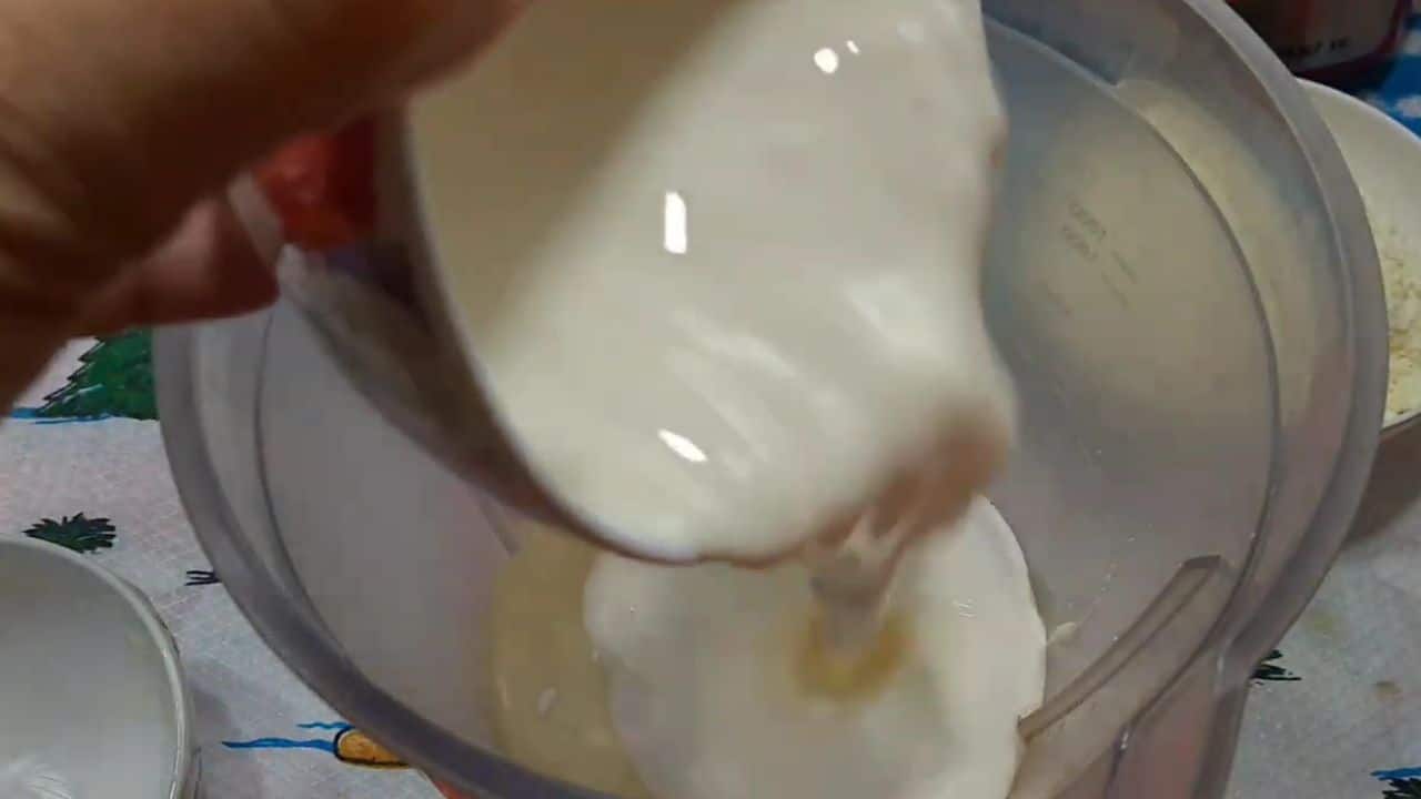 Incorporar o creme de leite